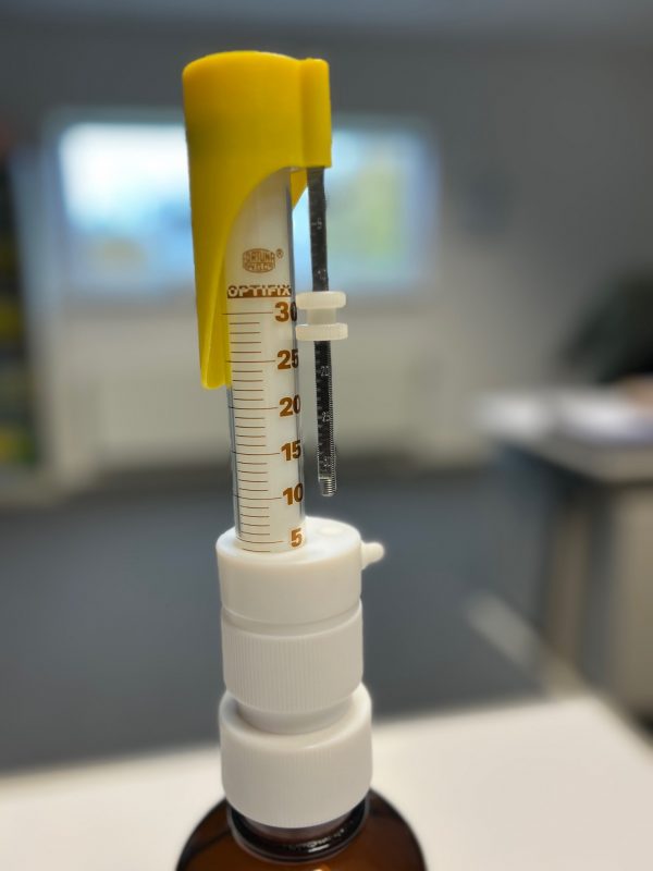 Kaum zu glauben aber wahr: OPTIFIX Flaschenaufsatzdispenser nach über 41 Jahren zur Reparatur eingeschickt 1 OPTIFIX Dispenser. älter als 41 Jahren, der zur Reparatur eingeschickt wurde